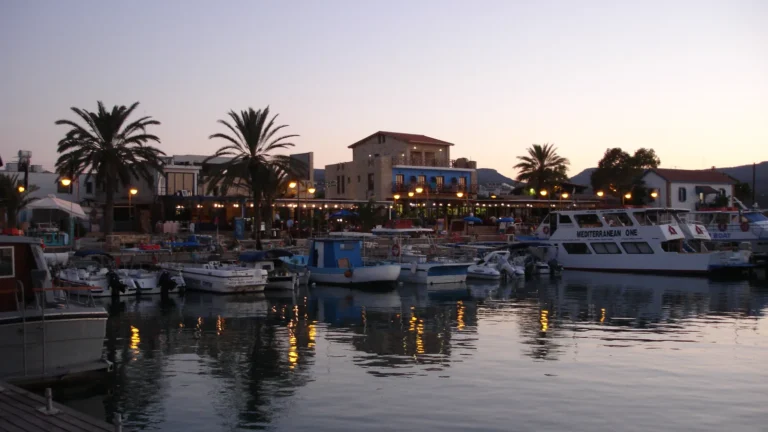 Hafen von Latchi bei Polis am Abend, Zypern