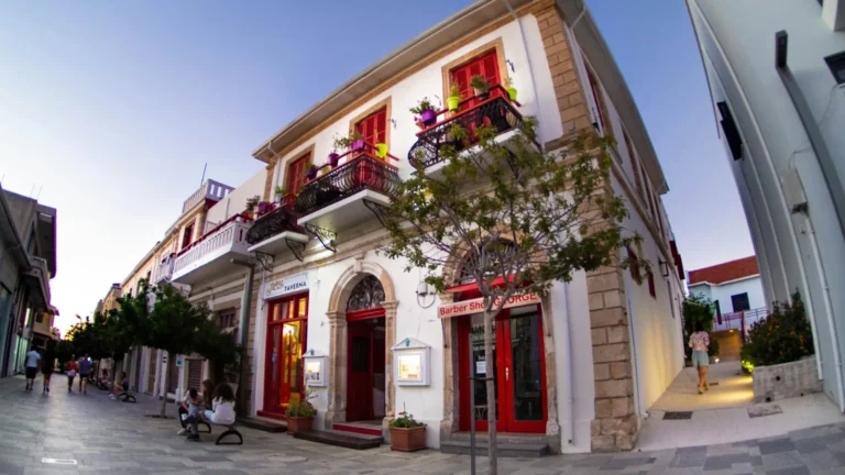 Historisches Gebäude in der Altstadt von Paphos (Ktima), Zypern